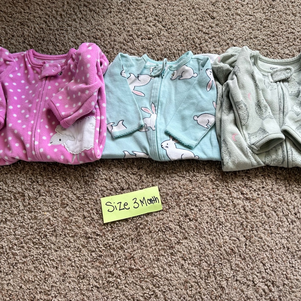Bundle of baby pajamas-3 items - Picture 4 of 6